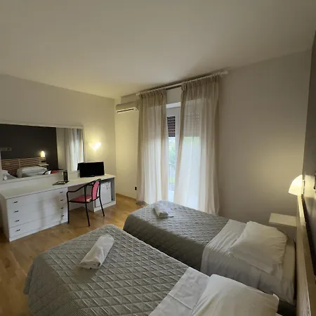 Quadrifoglio Hotel *